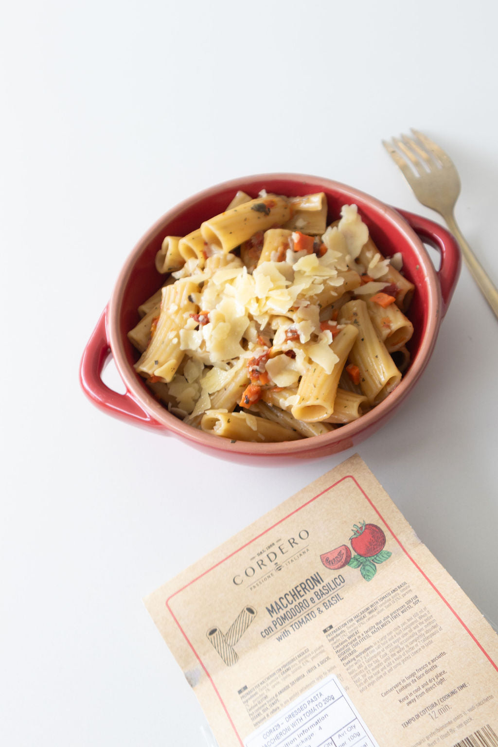 Pasta Arisata Maccheroni with tomato and basil