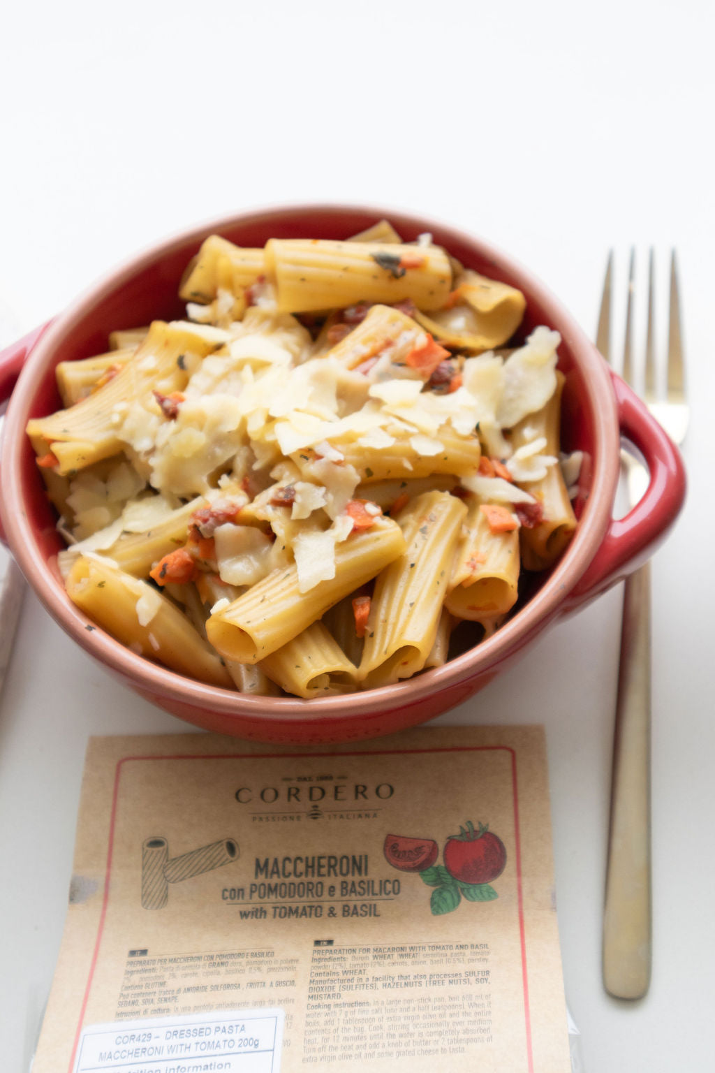 Pasta Arisata Maccheroni with tomato and basil