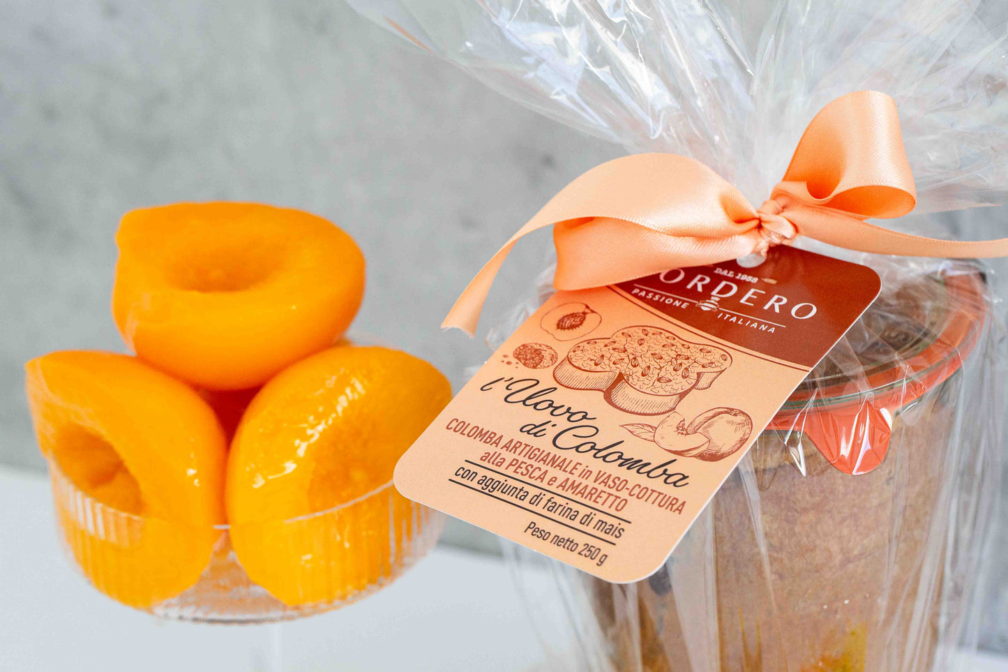 Uovo Di Colomba Peach & Amaretti 250 gm